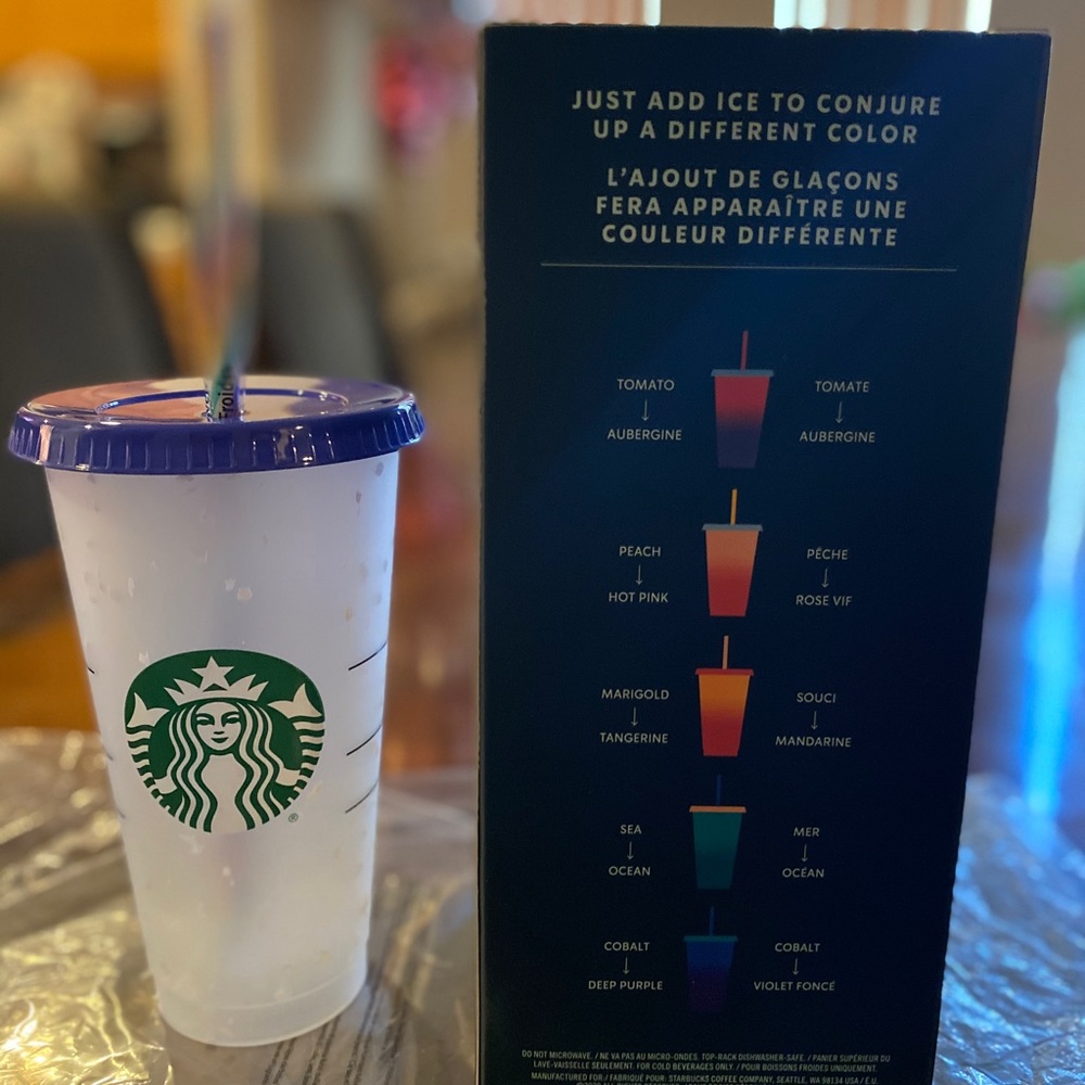 Color changing Starbucks cups - Picture 2 of 2